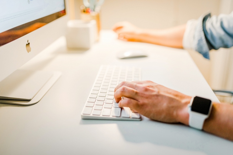 SEOとリスティング広告の違いとは?使い分け方も徹底解説!