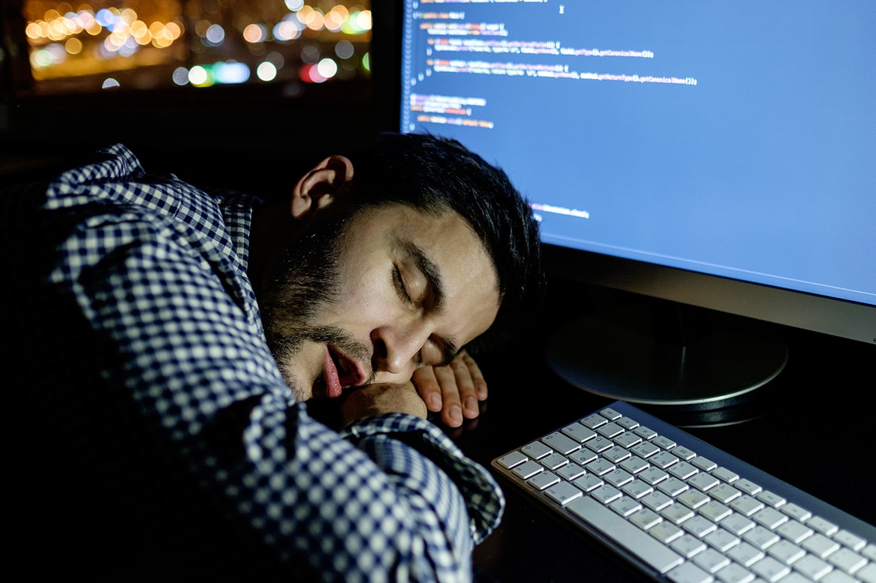 プログラミングスクールはなぜ必要ないと揶揄されるのか?プログラミングスクールを経て絶大に稼ぐプログラマーになるために
